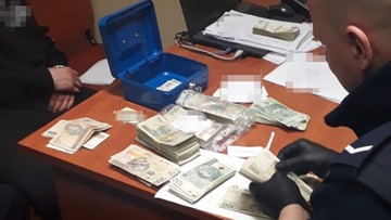 Nastolatkowie ukradli 170 tys. zł i kupili bmw. Okradziony nie wiedział, że zginęły mu pieniądze