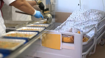 Nie tylko chorzy, ale i głodni? Mniej pieniędzy na żywienie pacjentów