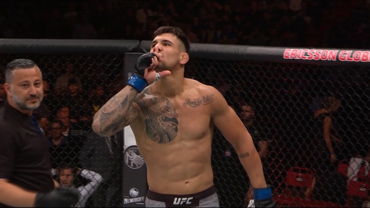 UFC: Potworny nokaut Rakica! Weteran padł nieprzytomny po potężnym kopnięciu (WIDEO)
