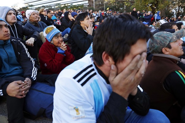 Smutek Argentyńczyków po porażce z Chorwacją