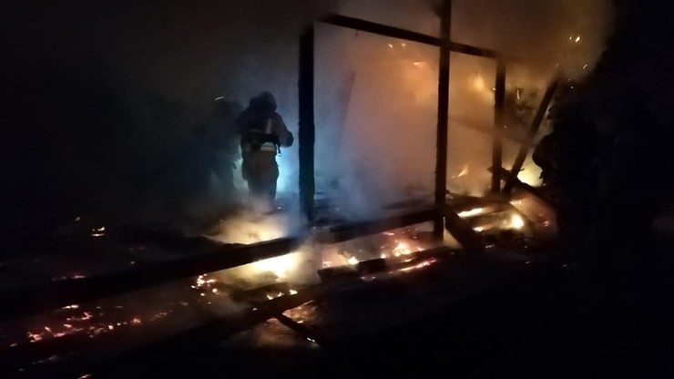 Warmińsko-mazurskie. Pożar domku letniskowego w Warchałach. Znaleziono zwęglone zwłoki