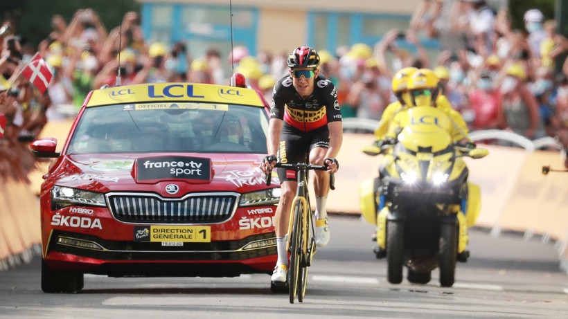 Tour de France: Wout van Aert wygrał etap, Tadej Pogacar nadal liderem