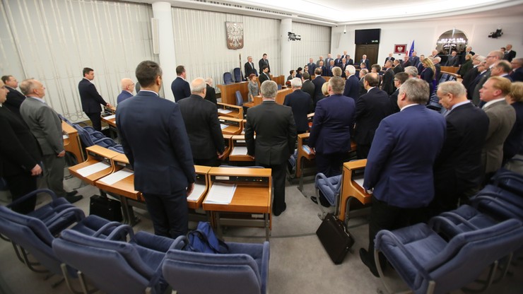 Senatorowie za poprawkami do projektu nowelizacji o zakazie propagowania komunizmu