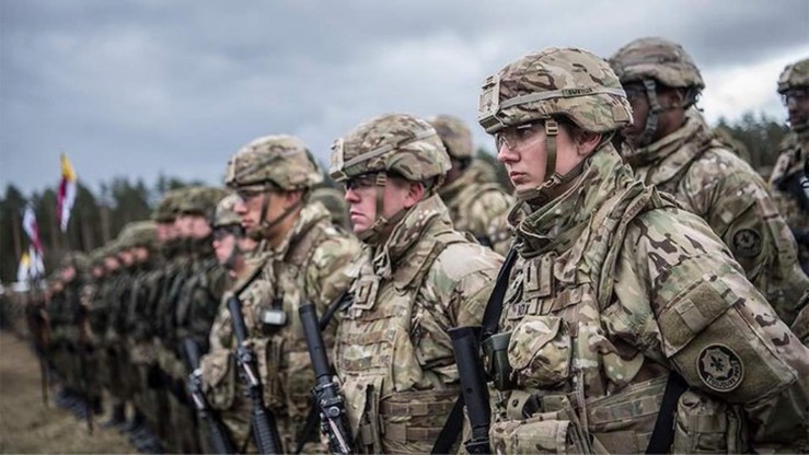 Amerykańscy żołnierze są w drodze do Polski