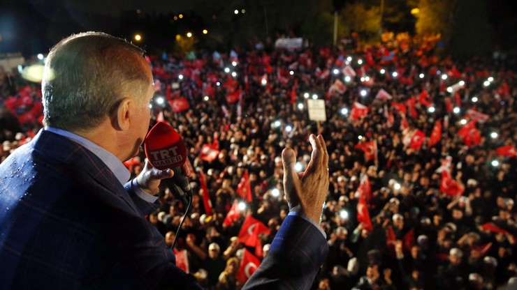 System prezydencki zamiast parlamentarnego. Wyniki referendum w Turcji