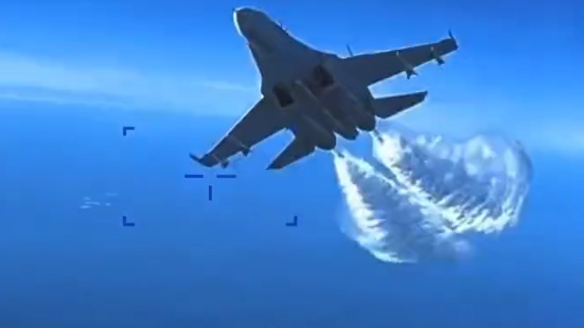 Morze Czarne: Zderzenie rosyjskiego myśliwca z amerykańskim dronem. Ujawniono nagrania