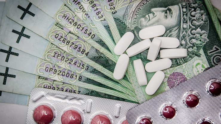 MZ: przez rok seniorzy zaoszczędzili 370 mln zł dzięki bezpłatnym lekom