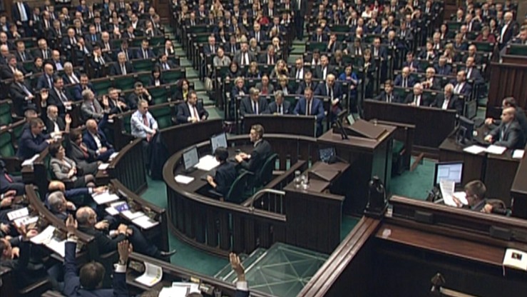Sejm: podatek od wysokich odpraw obejmie tylko zarządzających spółkami skarbu państwa