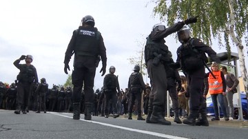 Konfrontacje pomiędzy Gwardią Cywilną a katalońską policją podczas referendum 