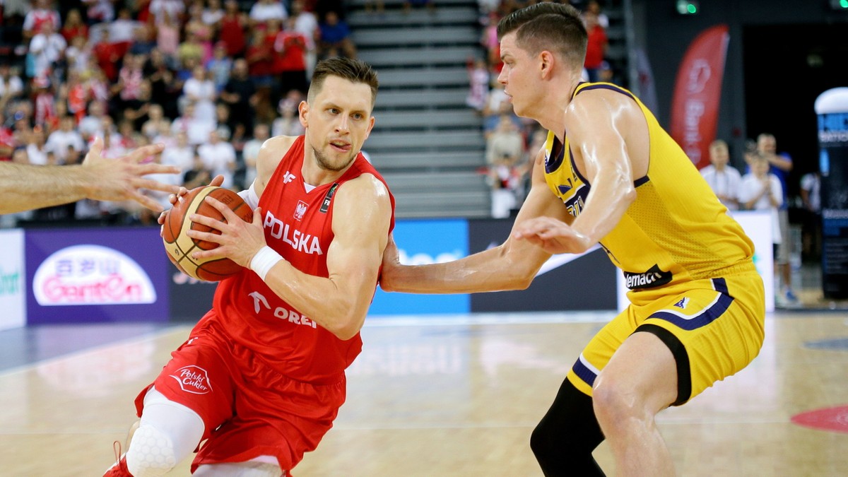 Co za końcówka! Polscy koszykarze pozostają w grze o igrzyska (WIDEO)