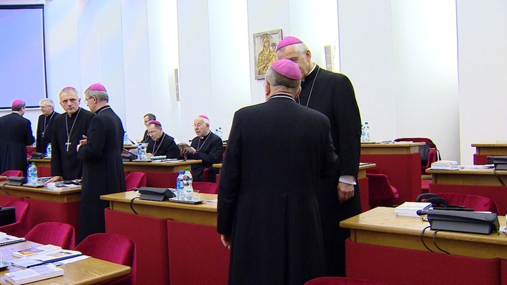 Biskupi za prawem do życia bez wyjątków i przeciw karaniu kobiet