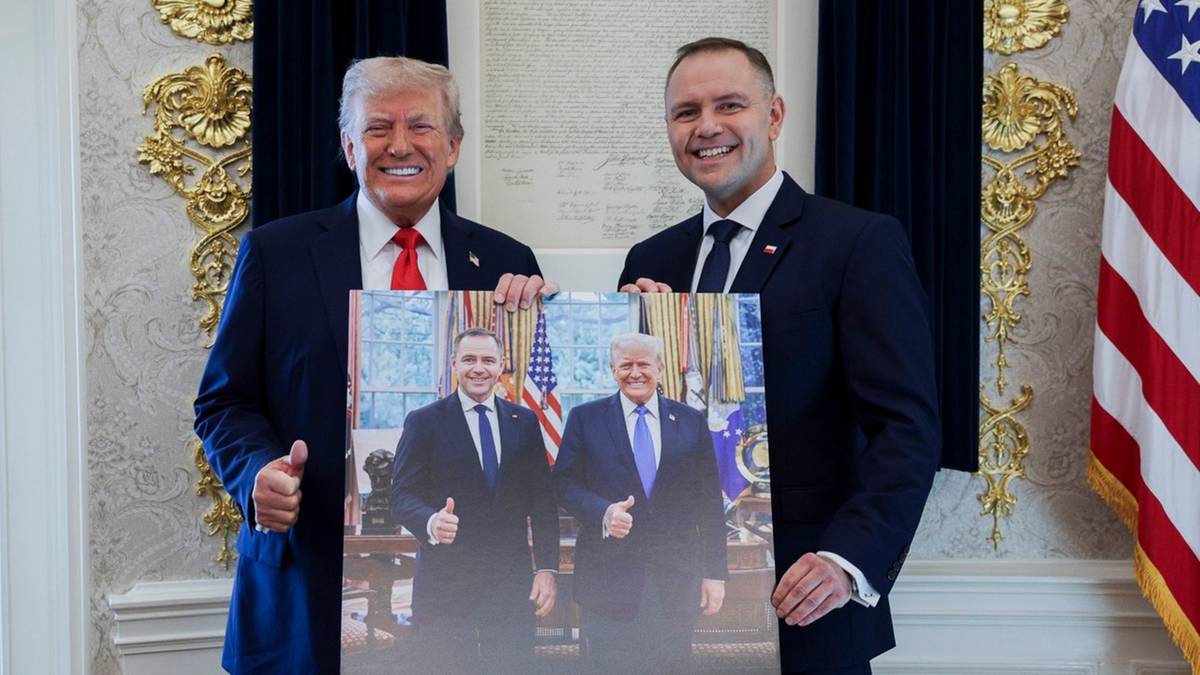 Karol Nawrocki w Białym Domu. Dostał prezent od Donalda Trumpa