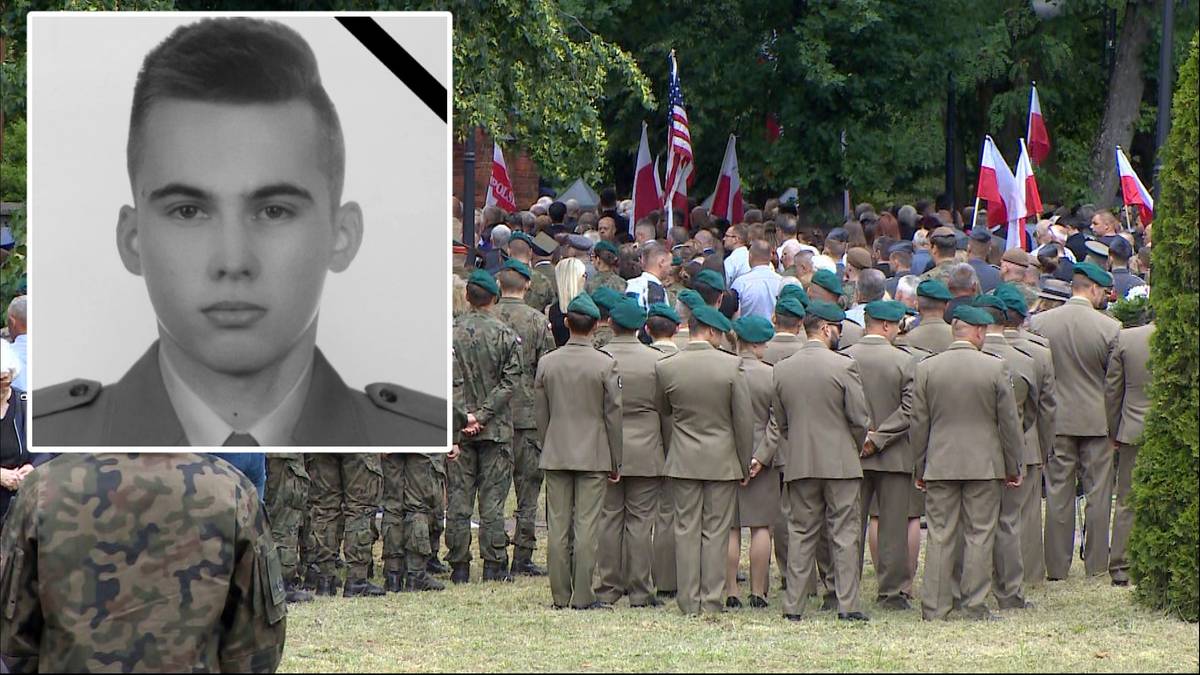 Polska żegna zmarłego żołnierza. W całym kraju zawyły syreny