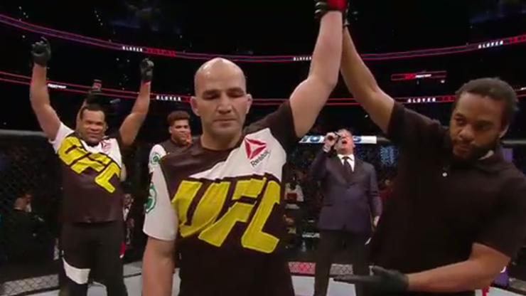 UFC: Teixeira nokatuje w pierwszej rundzie, świetny powrót Nurmagomedova