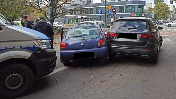 Łódź. Uciekający autem przed policją 18-latek popełnił szereg wykroczeń