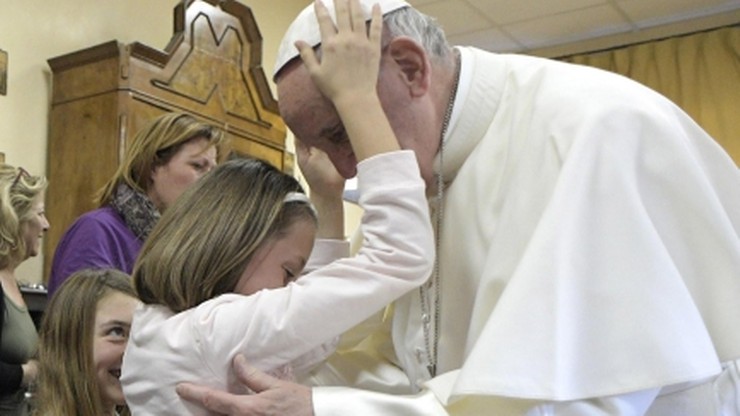 Nieoczekiwana wizyta papieża w ośrodku dla niewidomych