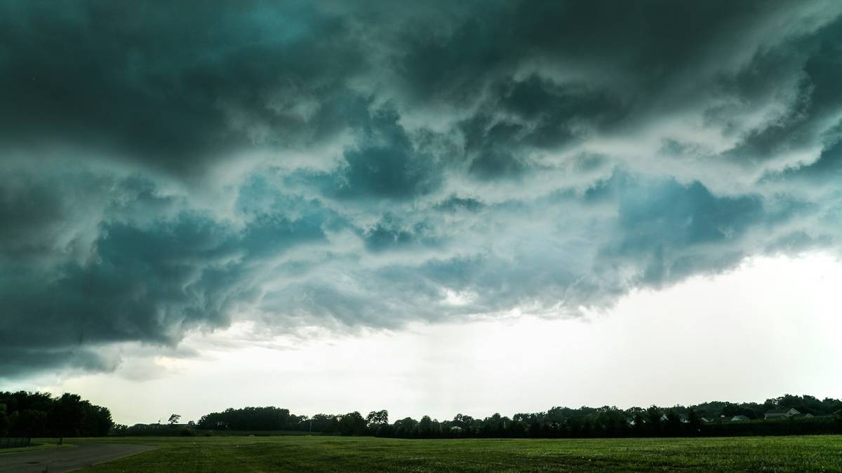 Groźne burze nad Polską. Najwyższy stopień alarmowy w części regionów
