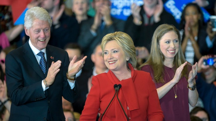 Remis w wyścigu demokratów. Clinton i Sanders z niemal identycznym poparciem