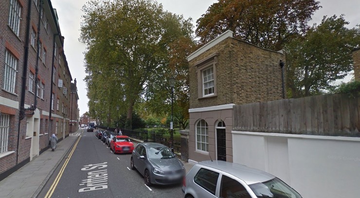 Najmniejszy dom w Londynie wystawiony na sprzedaż. 27 m kw. za 3 mln zł
