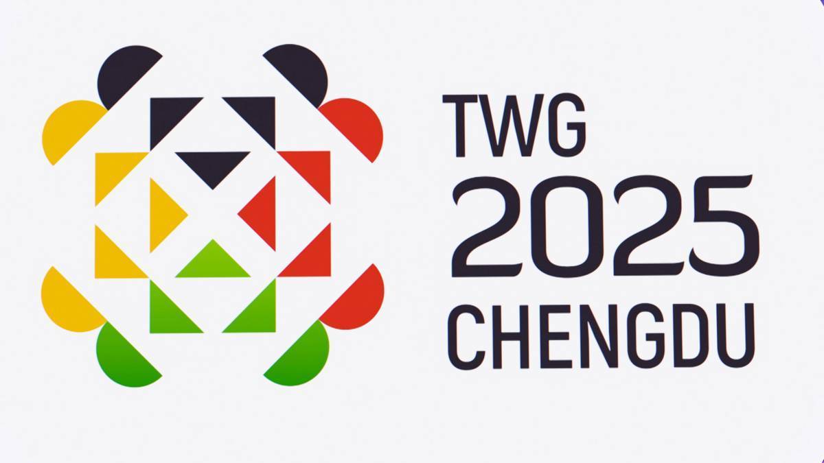Logo The World Games 2025 Chengdu z kolorowym symbolem po lewej i tekstem po prawej.