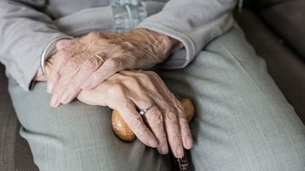 Naukowcy po raz pierwszy w historii odwrócili proces starzenia u człowieka
