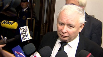 "Kaczyński zagląda nam do łóżek, my zajrzymy mu przez płot". "Czarny protest" przed domem lidera PiS