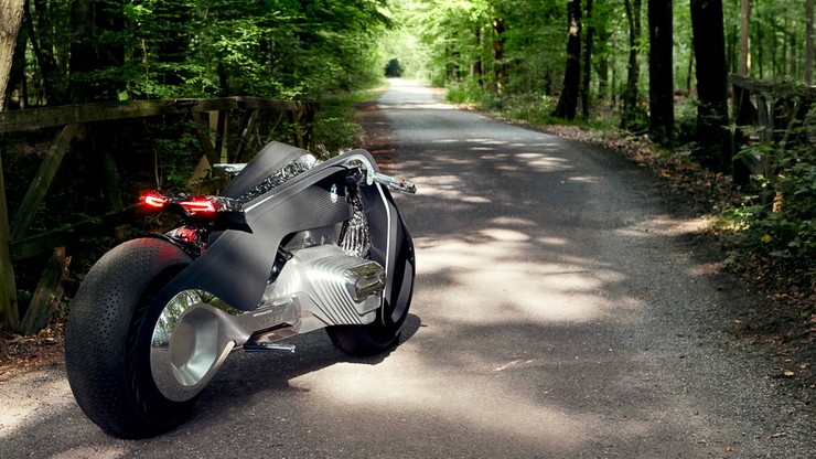 Motocykl, który się nie przewraca - BMW Motorrad VISION NEXT 100