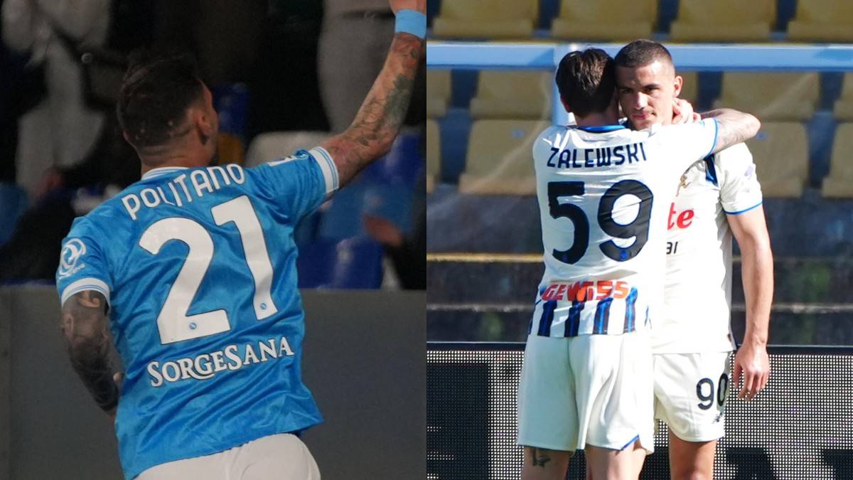 Piłkarz Napoli Matteo Politano z numerem 21 świętuje gola, obok Nicola Zalewski z Atalanty obejmowany przez kolegę z drużyny.