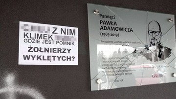 Zniszczono tablicę upamiętniająca prezydenta Gdańska. Wandal zostawił wulgarny list
