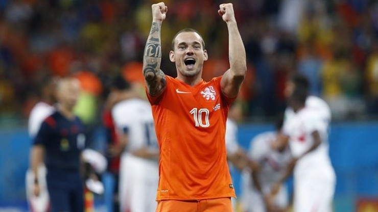 Kolejna gwiazda "spadła z nieboskłonu". Sneijder zakończył piłkarską karierę