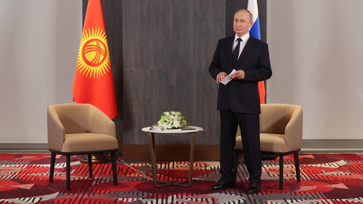 Władimir Putin upokorzony przed kamerami. Prezydent Kirgistanu kazał na siebie czekać