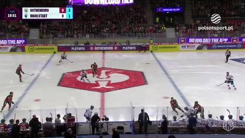 Drużyny Fr&ouml;lunda i ERC Ingolstadt grają w meczu hokeja na lodzie. Wynik na tablicy to 0-1.