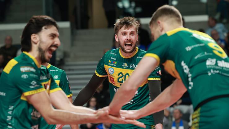 1.  Aluron CMC Warta Zawiercie