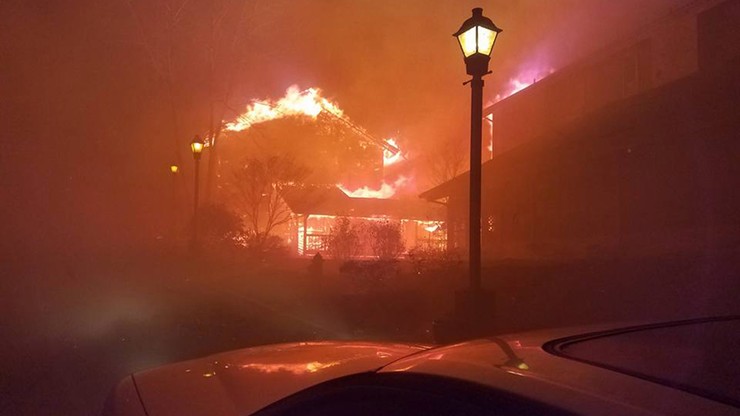 13 ofiar śmiertelnych pożarów lasów w stanie Tennessee