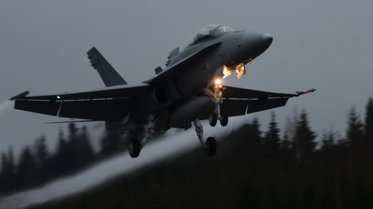 Drony wtargnęły w przestrzeń powietrzną Finlandii. Trzy rozbiły się w pobliżu Helsinek