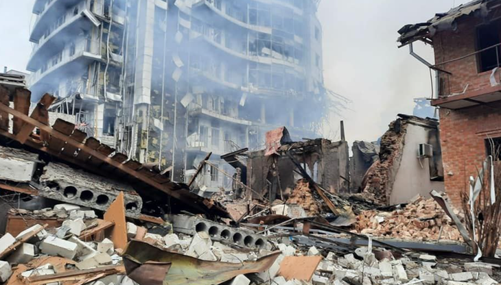 Wojna w Ukrainie. Władze: ponad 900 osiedli bez mediów. Zniszczone szkoły i szpitale