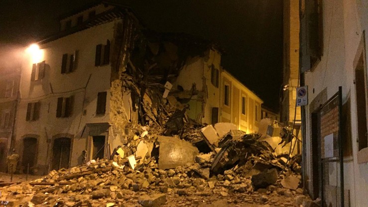 "Brak ofiar to cud". Tysiące osób bez dachu nad głową po trzęsieniu ziemi we Włoszech
