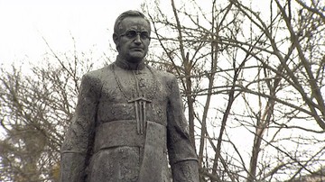 Nadzór budowlany wyjaśnia sprawę ponownego montażu pomnika ks. Jankowskiego w Gdańsku
