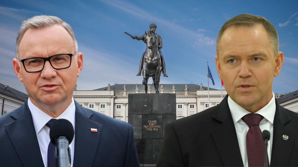 Dwaj mężczyźni w garniturach, Andrzej Duda po lewej i Karol Nawrocki po prawej, na tle Pałacu Prezydenckiego z pomnikiem konnym.