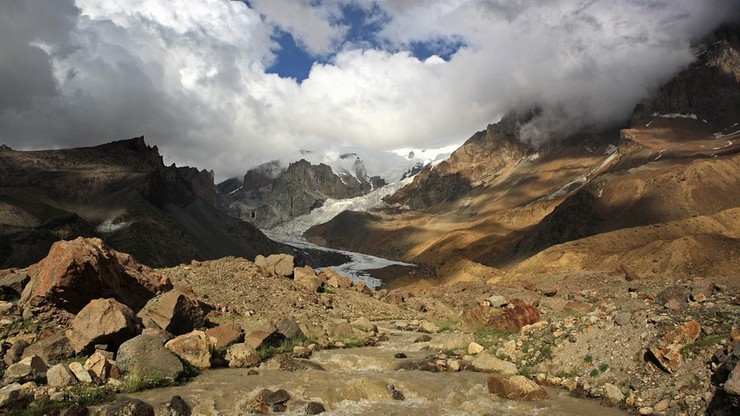 Kilka tysięcy turystów odciętych pod Elbrusem z powodu podtopień. MSZ: nie ma zgłoszeń od Polaków