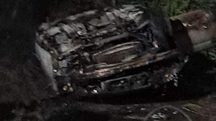 Mazowieckie: Dachowanie i pożar samochodu. 40-letni kierowca zginął na miejscu