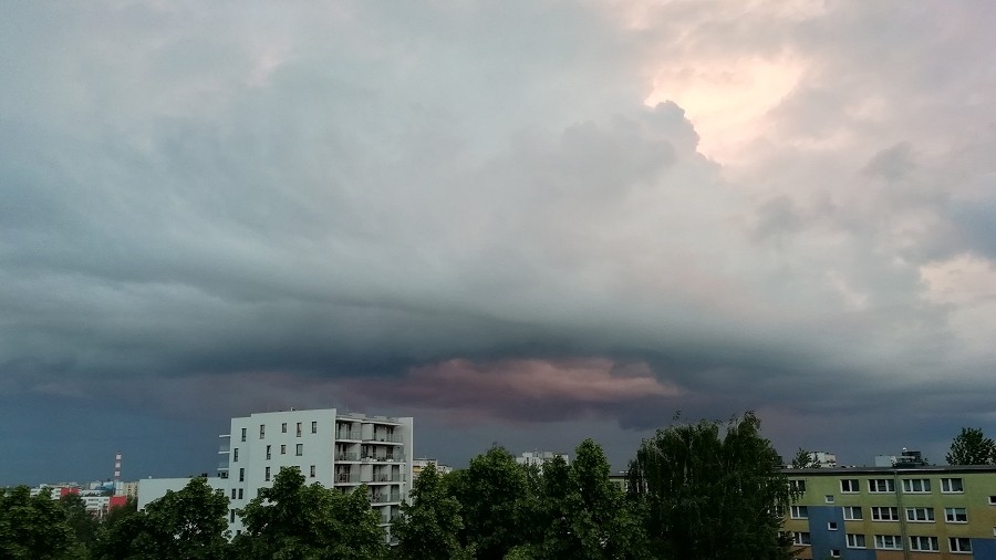 Chmury deszczowo-burzowe w Lublinie. Fot. Patrycja / TwojaPogoda.pl