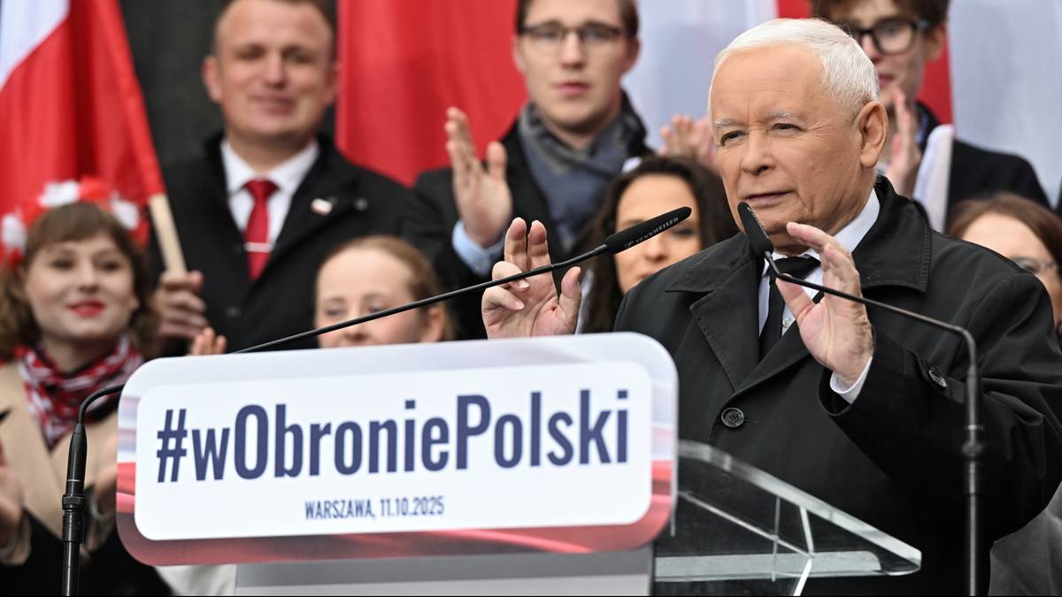 "Precz z Tuskiem". Kaczyński zapowiada odwołanie premiera, ten replikuje