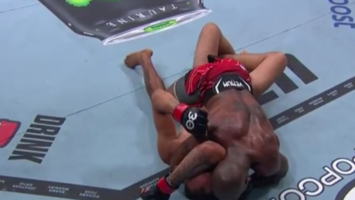 UFC 291: Legenda poddana na pięć sekund przed końcem walki (WIDEO)