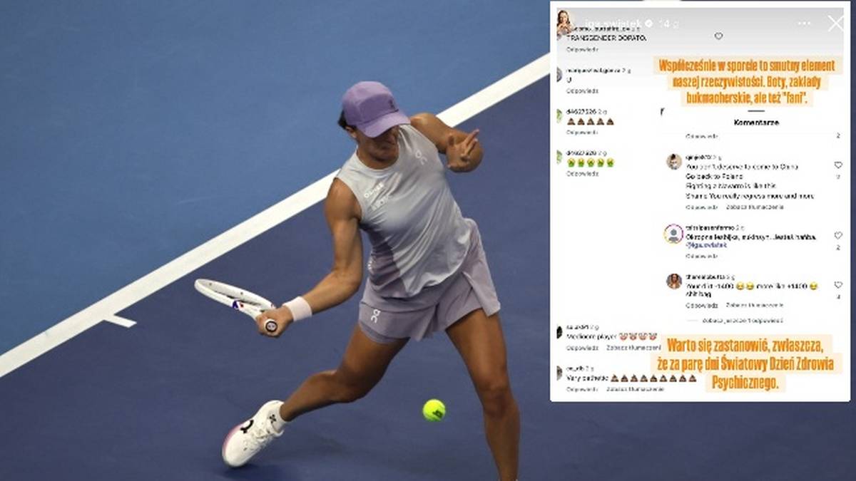 Iga Świątek w akcji podczas meczu tenisowego, przygotowuje się do odbicia piłki. Na ekranie widoczny jest fragment jej reakcji na komentarze w mediach społecznościowych.