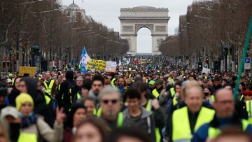 Francja: ok. 40 tys. osób na protestach "żółtych kamizelek"