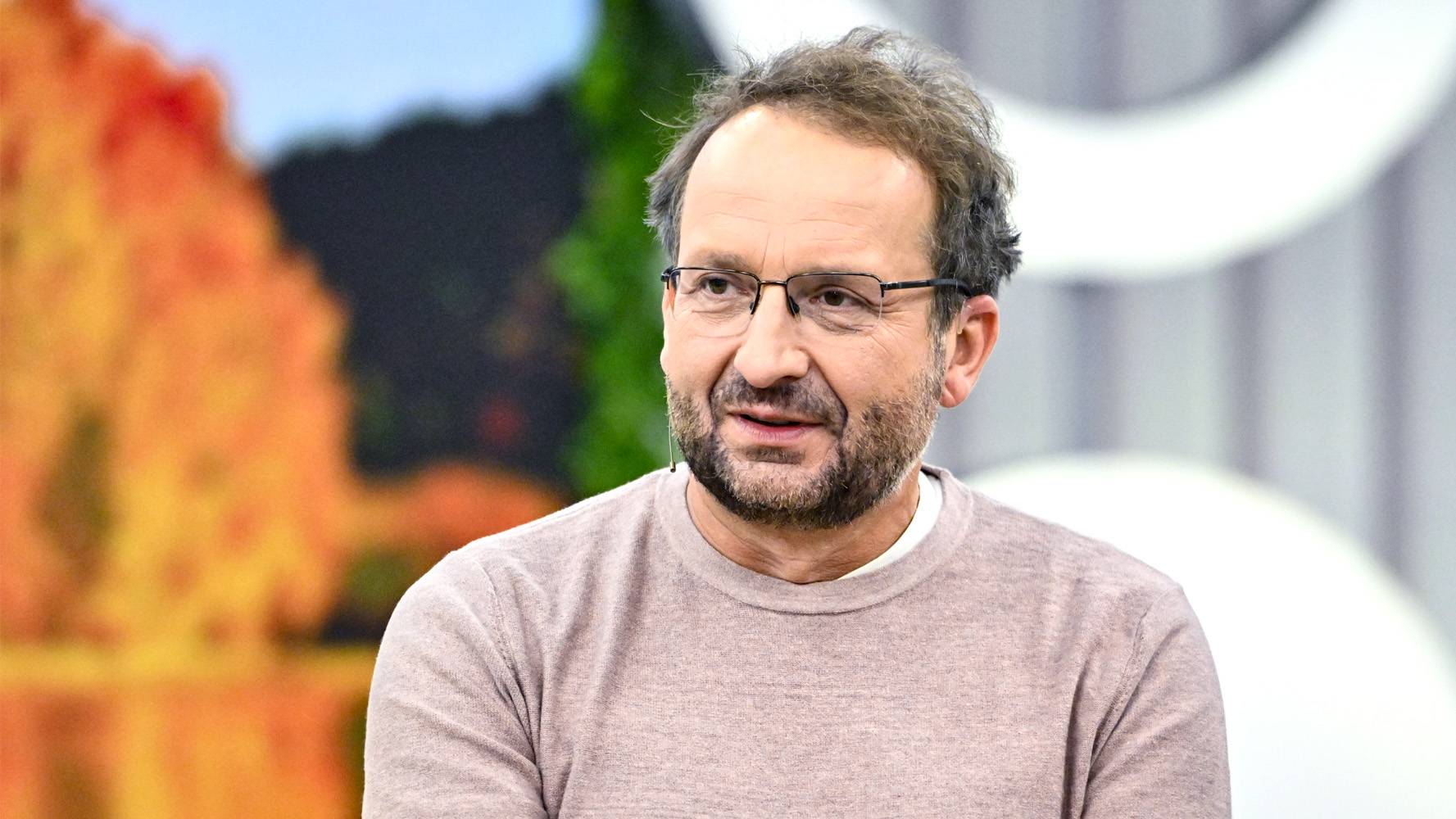 Polityka go męczy, ale Robert Górski umie z niej żartować - Polsat.pl