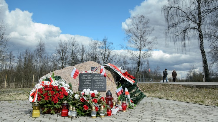 Krewni ofiar Katynia i katastrofy smoleńskiej dotarli w poniedziałek w nocy do Moskwy