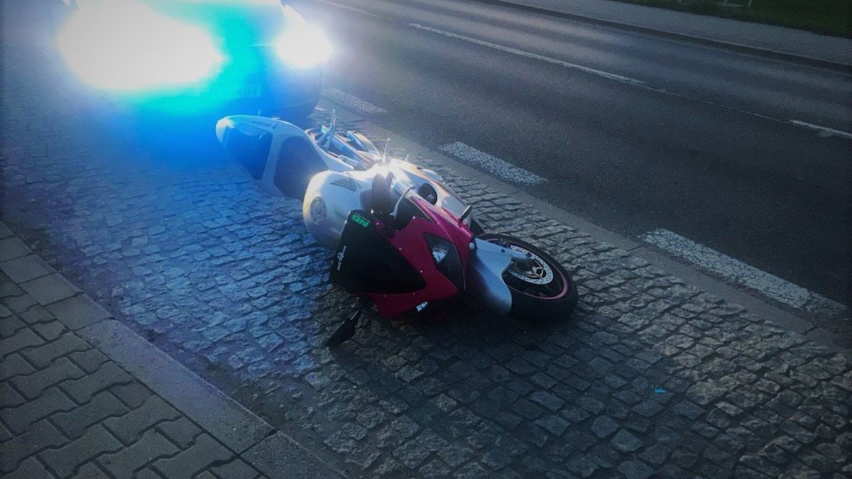Pszczyna. Policyjny pościg za motocyklistą. 32-latek dostał 27 tys. zł mandatu i 205 pkt. karnych