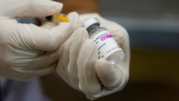 Holandia likwiduje punkty szczepień. Liczba chętnych do szczepionki spada